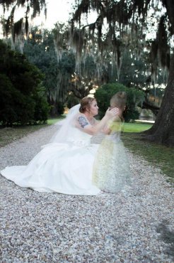Ashley Frantz utilized previous images of her friend Amanda Crowe Free's belated 6-year-old daughter Azalee to generate this image associated with Louisiana bride along with her late girl on Sunday wedding.